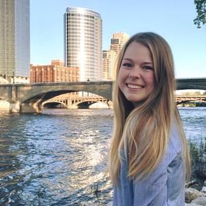 Meet your Posher, Elyse